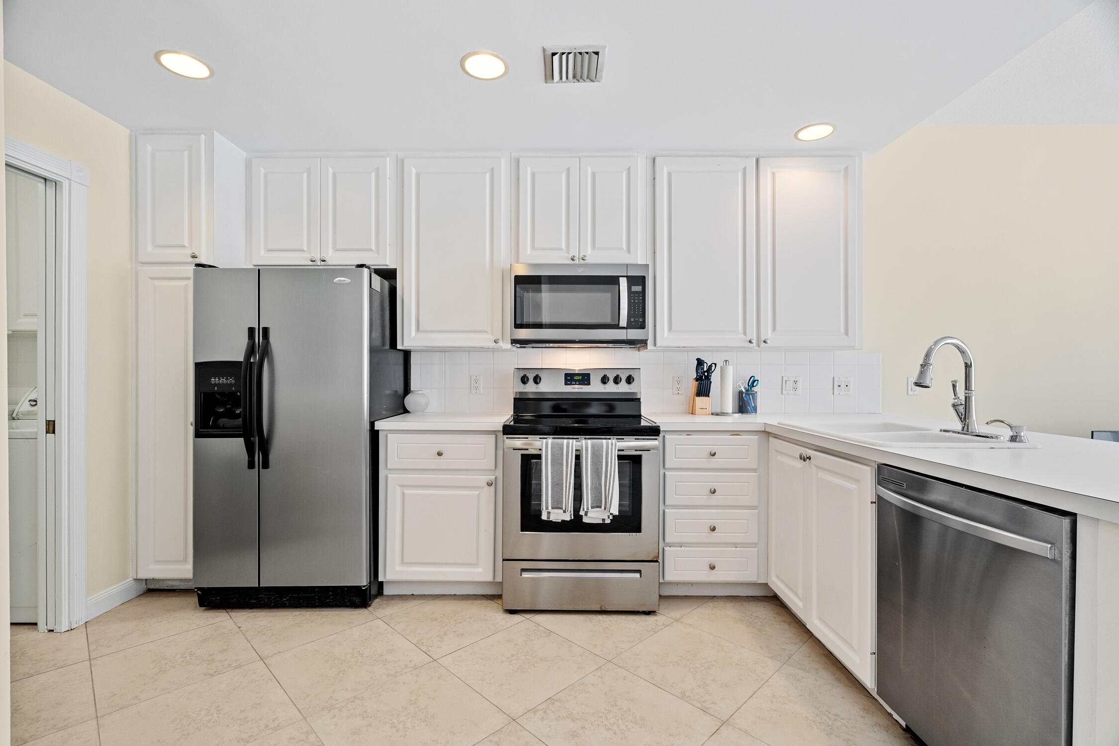 ISLAND AT ABACOA - Residential