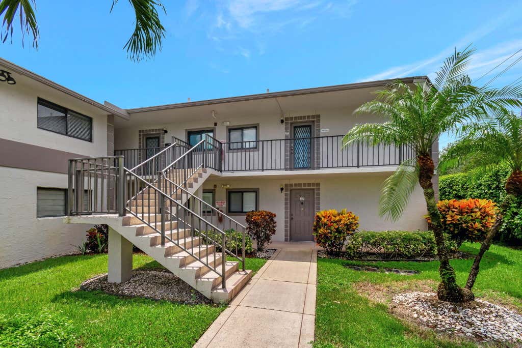 Photo of 15144 Ashland Street #281, Delray Beach, FL 33484 (MLS # R11014057)