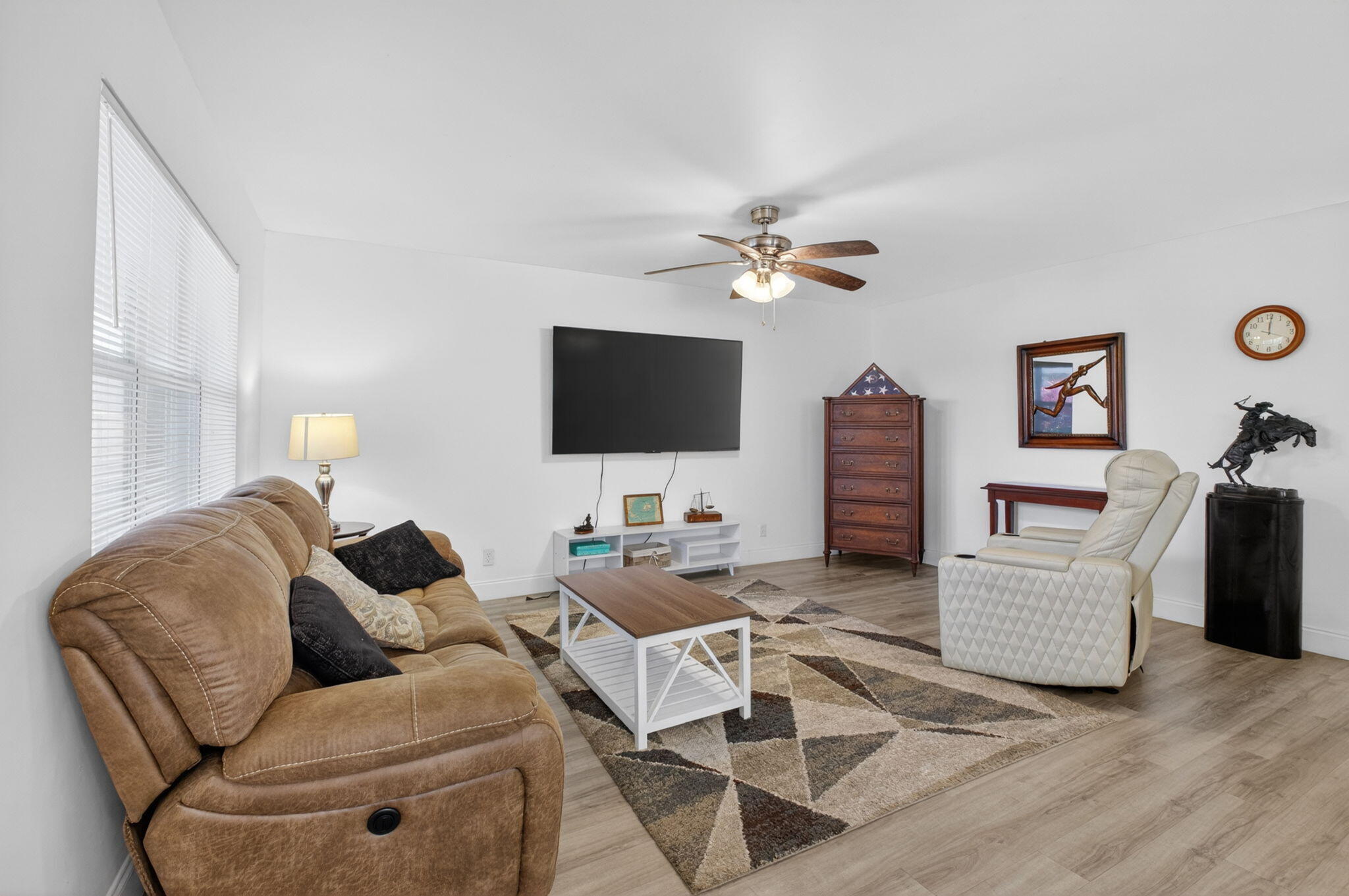 14 Flanders A, Delray Beach, FL, 33484/$125,000 4 14 Flanders A