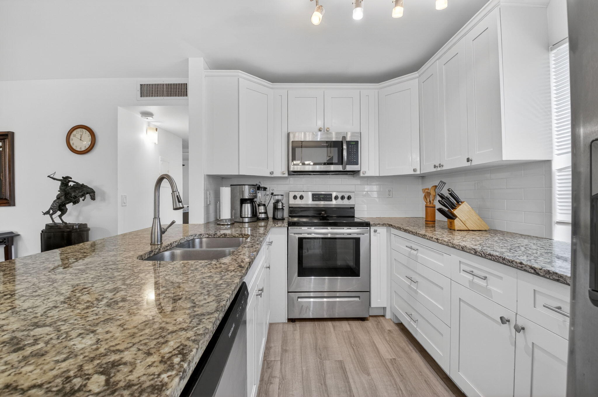 KINGS POINT FLANDERS CONDOS - Residential