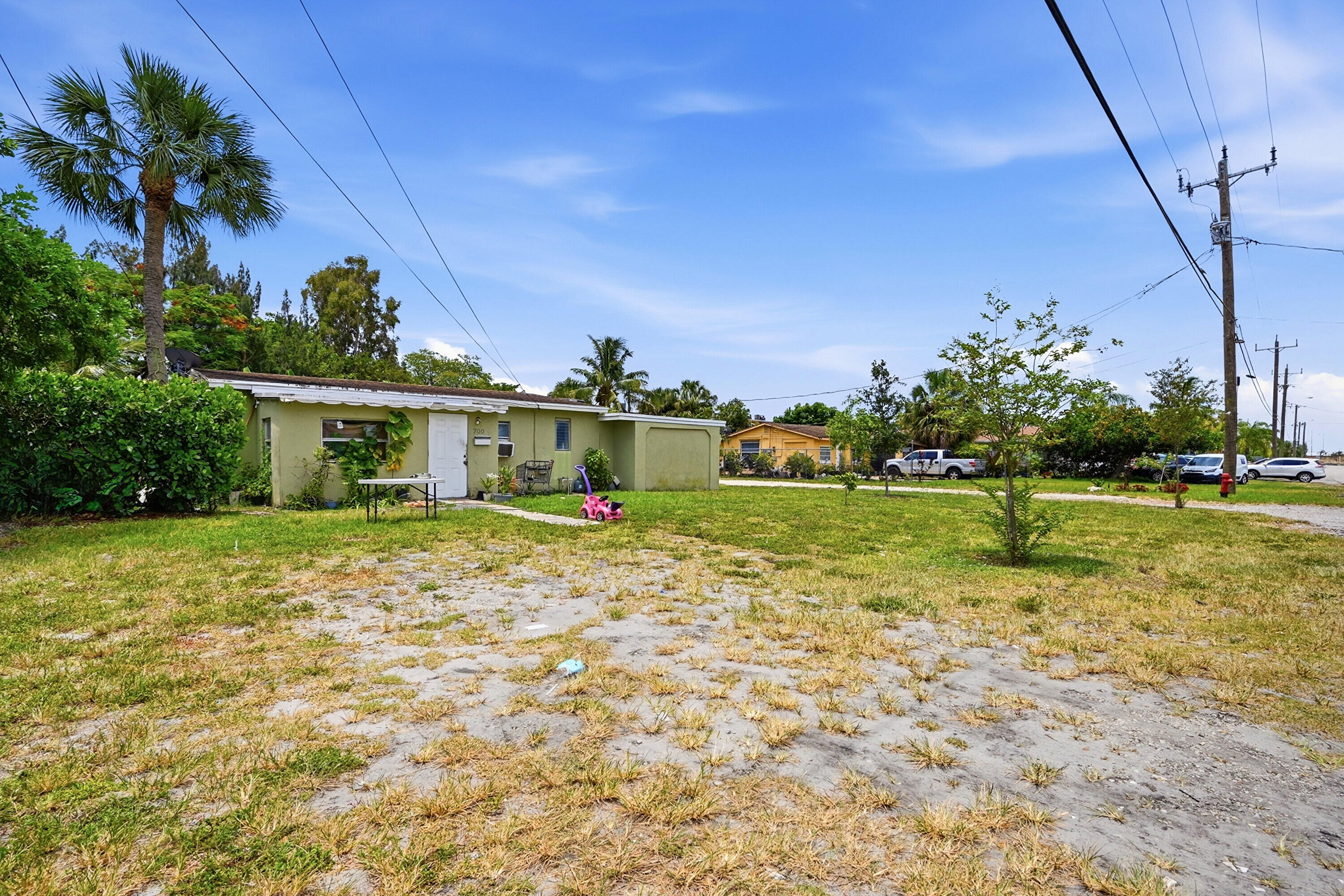 700 SW 8th Street