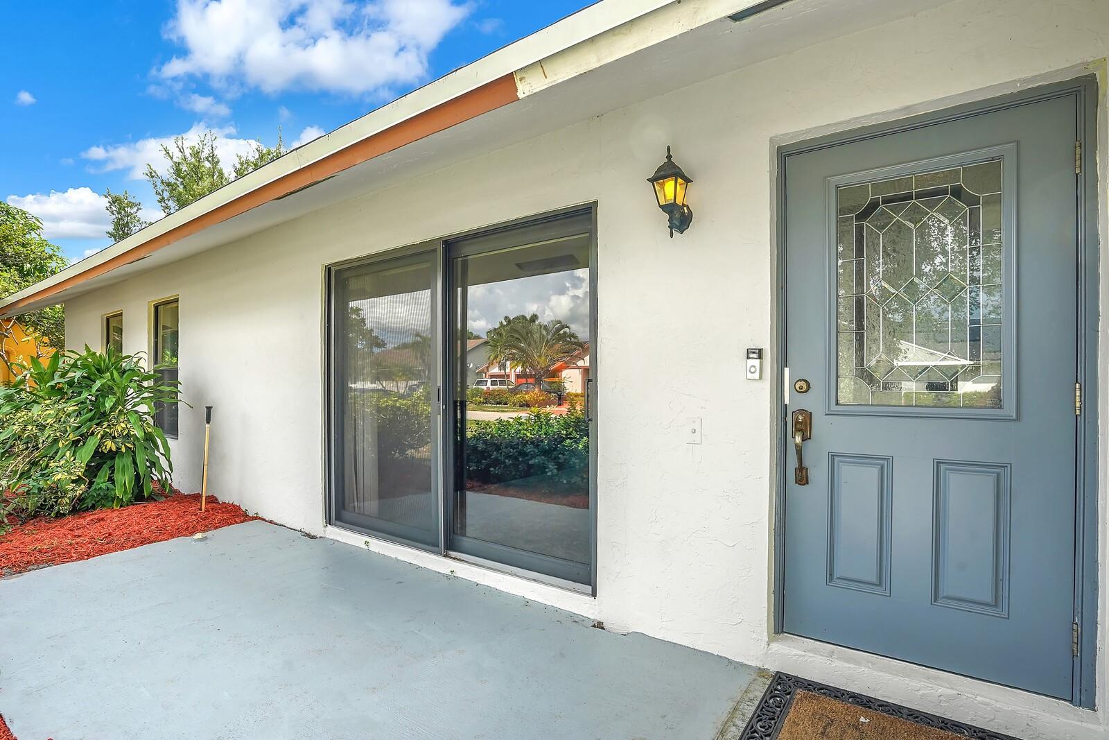 8330 NW 52nd Ct, Lauderhill, FL, 33351/$550,000 2 8330 NW 52nd Ct