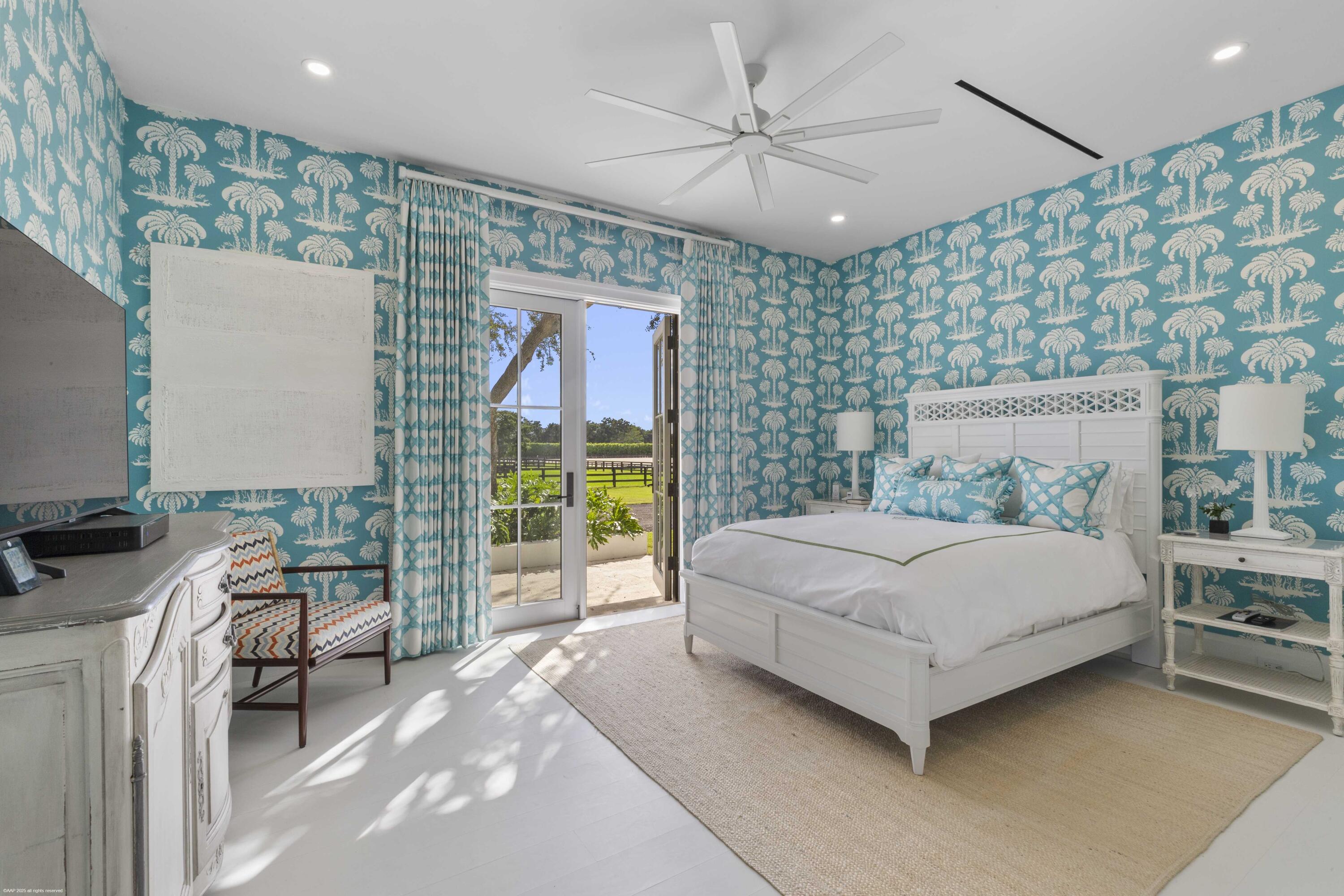 PALM BEACH POINT EAST - Residential