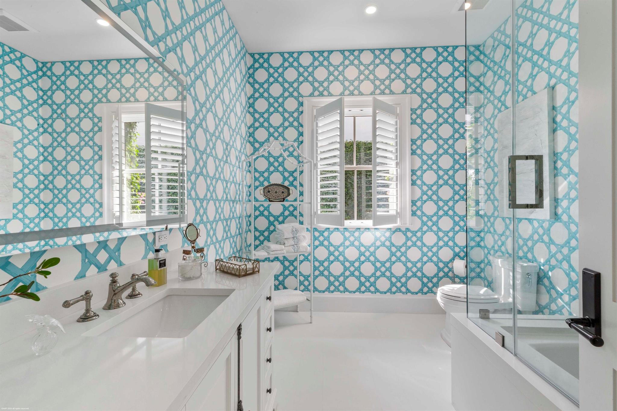 PALM BEACH POINT EAST - Residential