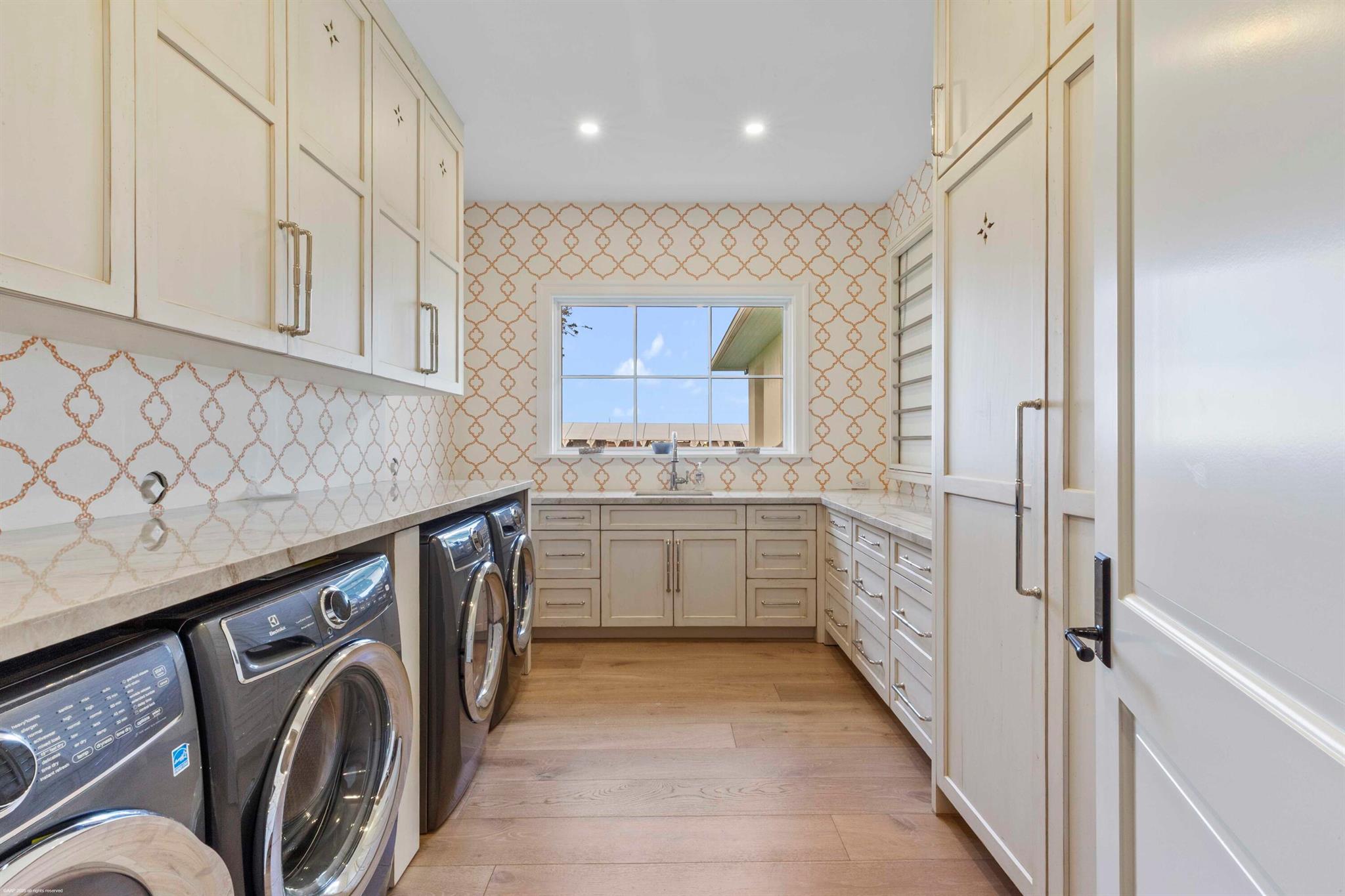 PALM BEACH POINT EAST - Residential