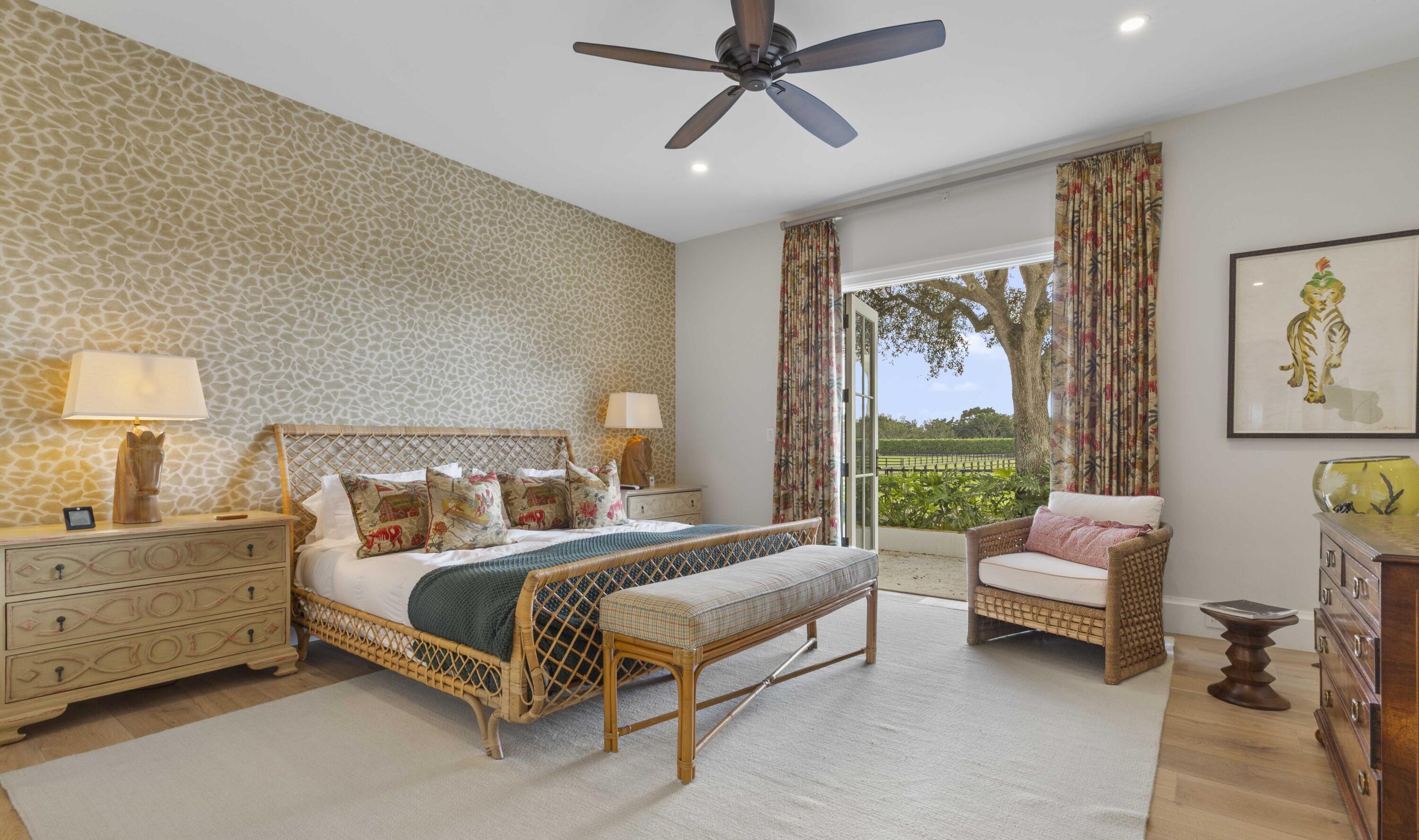 PALM BEACH POINT EAST - Residential