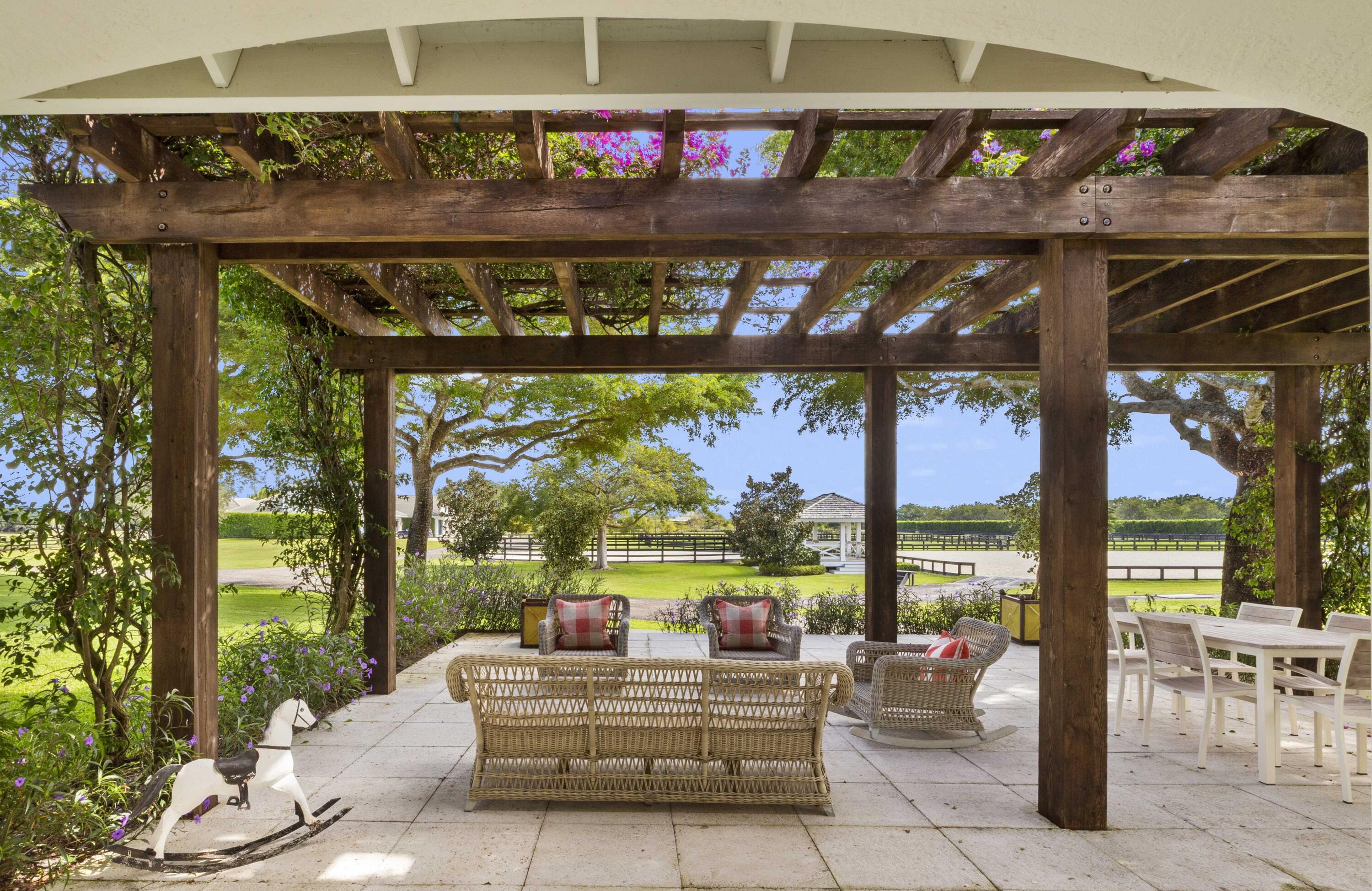 PALM BEACH POINT EAST - Residential