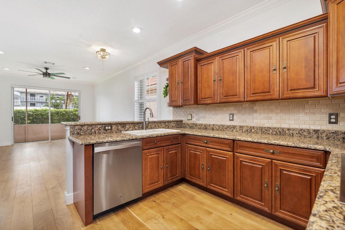 PALMS AT ATLANTIS - Residential Lease