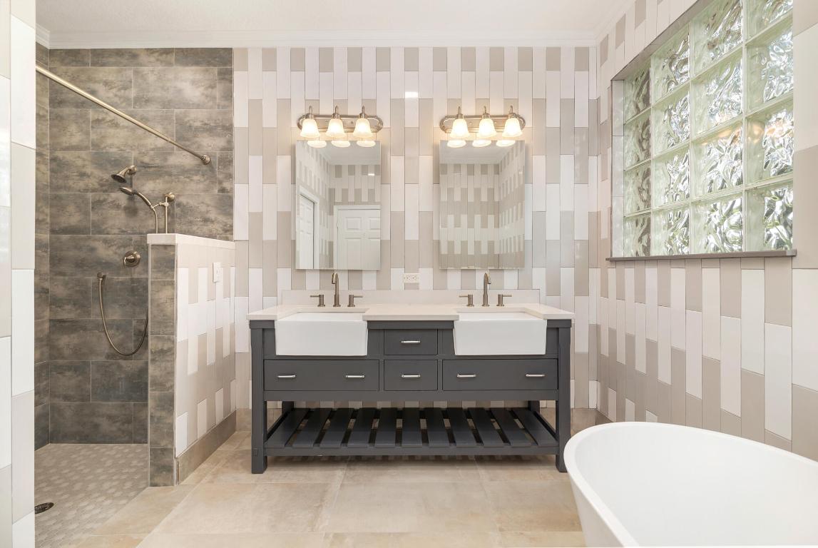 PALMS AT ATLANTIS - Residential Lease