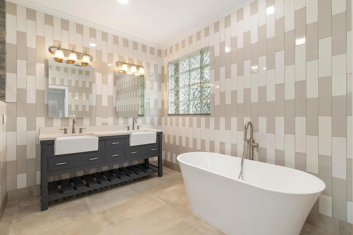 PALMS AT ATLANTIS - Residential Lease