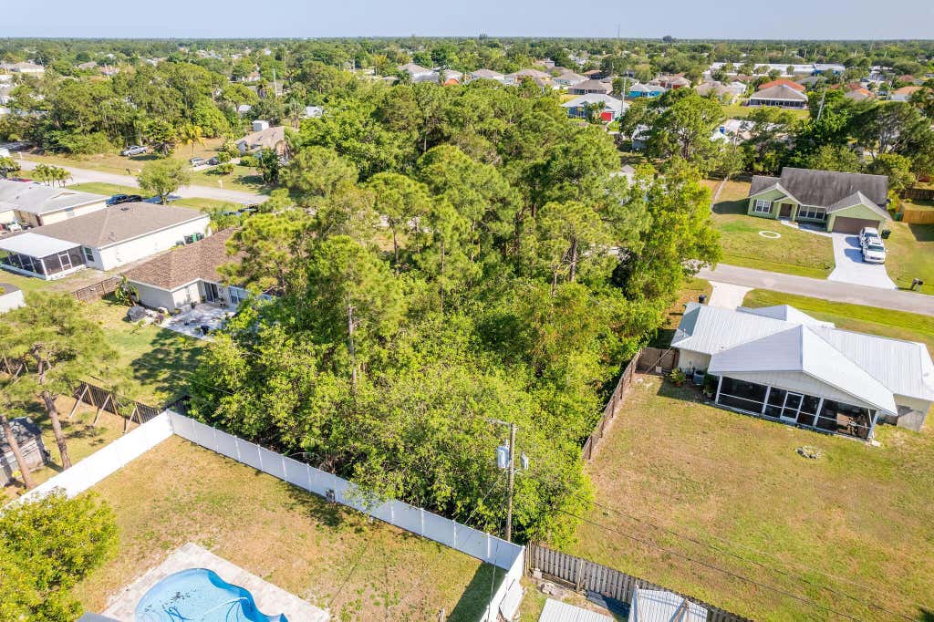 Photo of 565 SW Fairview Avenue, Port Saint Lucie, FL 34953 (MLS # R10985992)