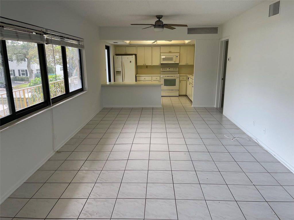 Photo of 1215 SE 2nd Court #4, Fort Lauderdale, FL 33301 (MLS # F10420744)