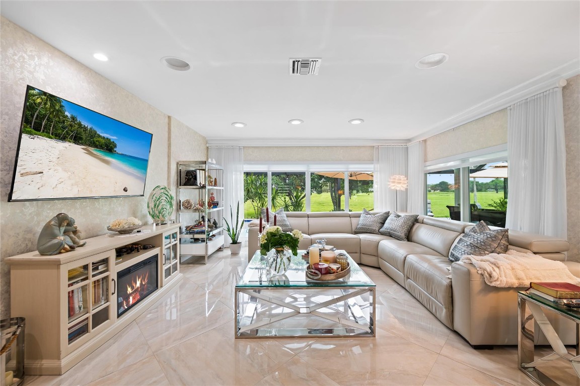 Woodlands Sec Seven 67-41 - Residential