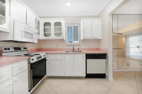 Tiny photo for 2532 Boundbrook Drive S #104, Palm Springs, FL 33406 (MLS # B26054612)