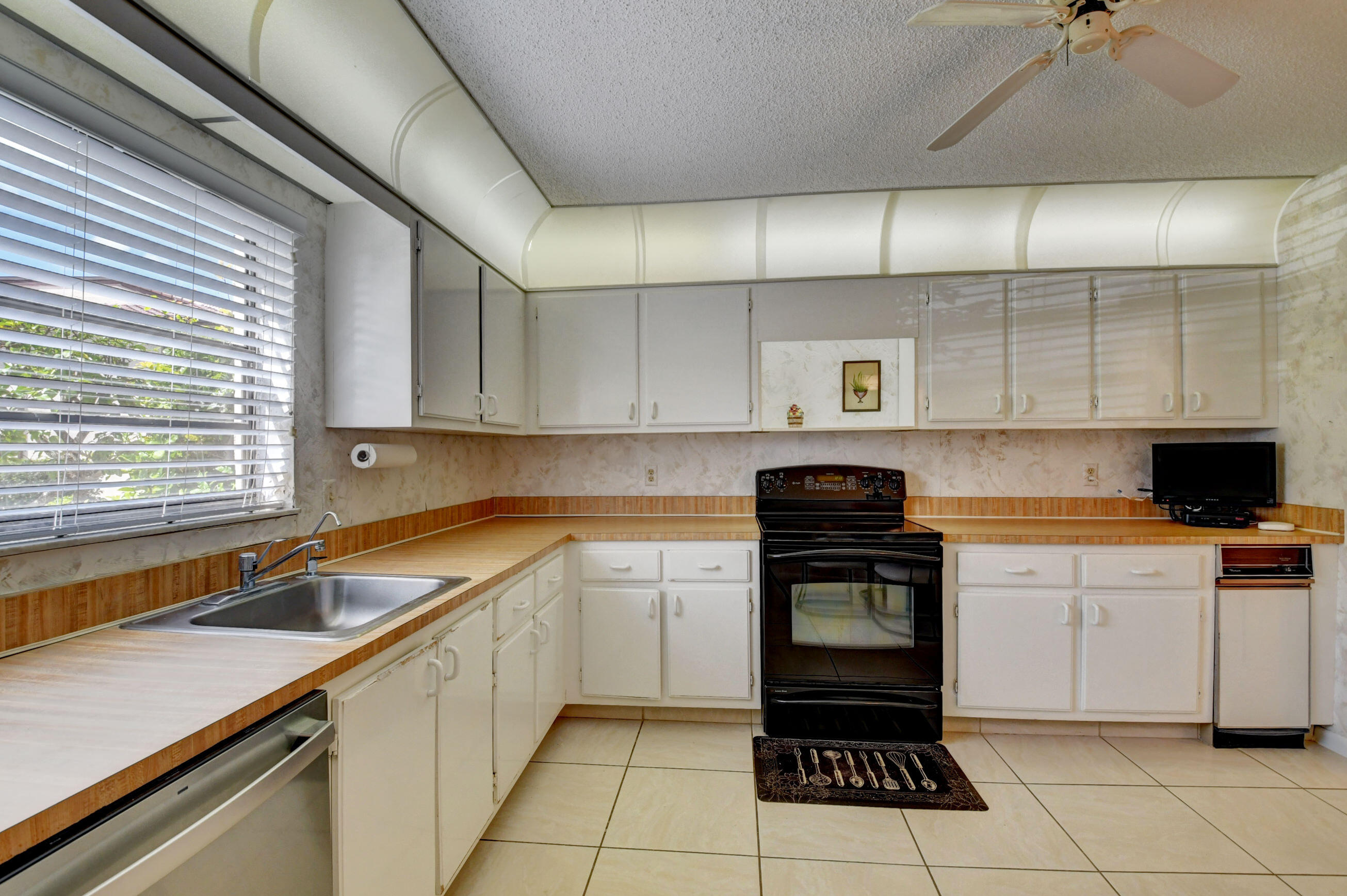 GLADES OF BOCA LAGO CONDO - Residential