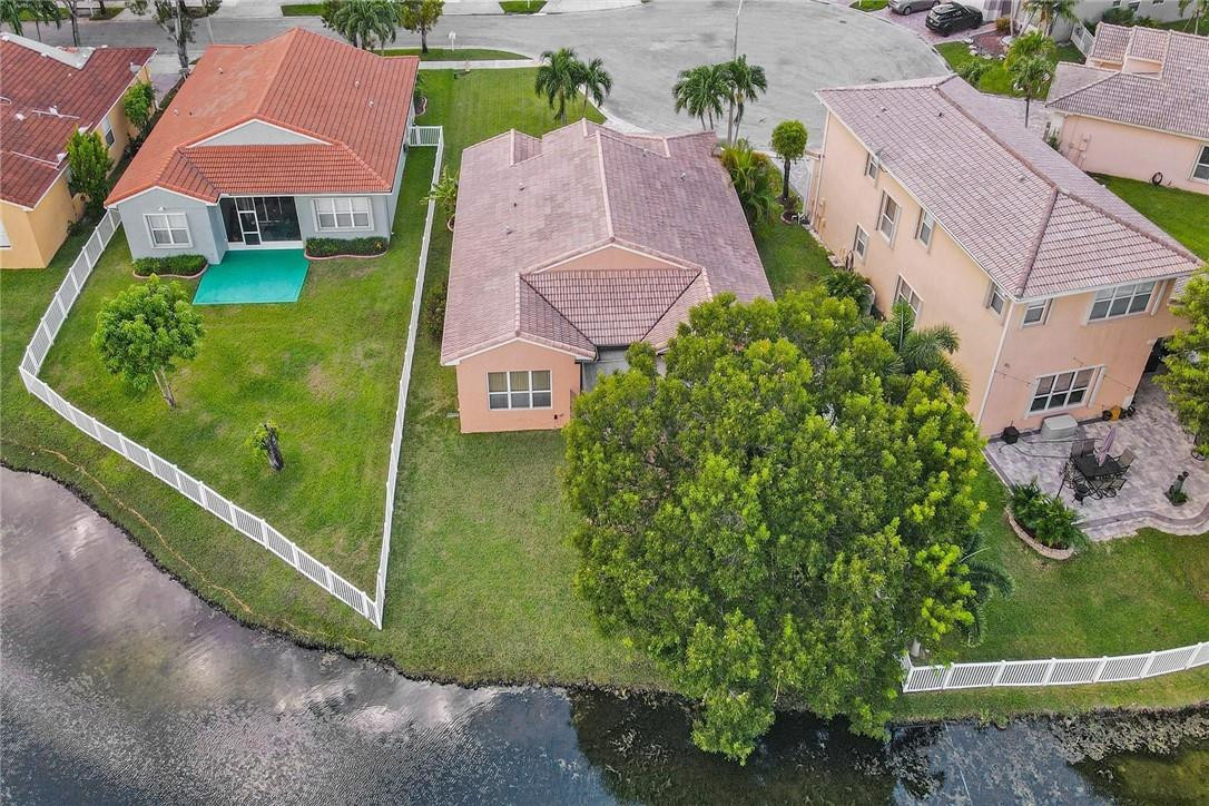 Monarch Lakes-Palm Cove - Residential