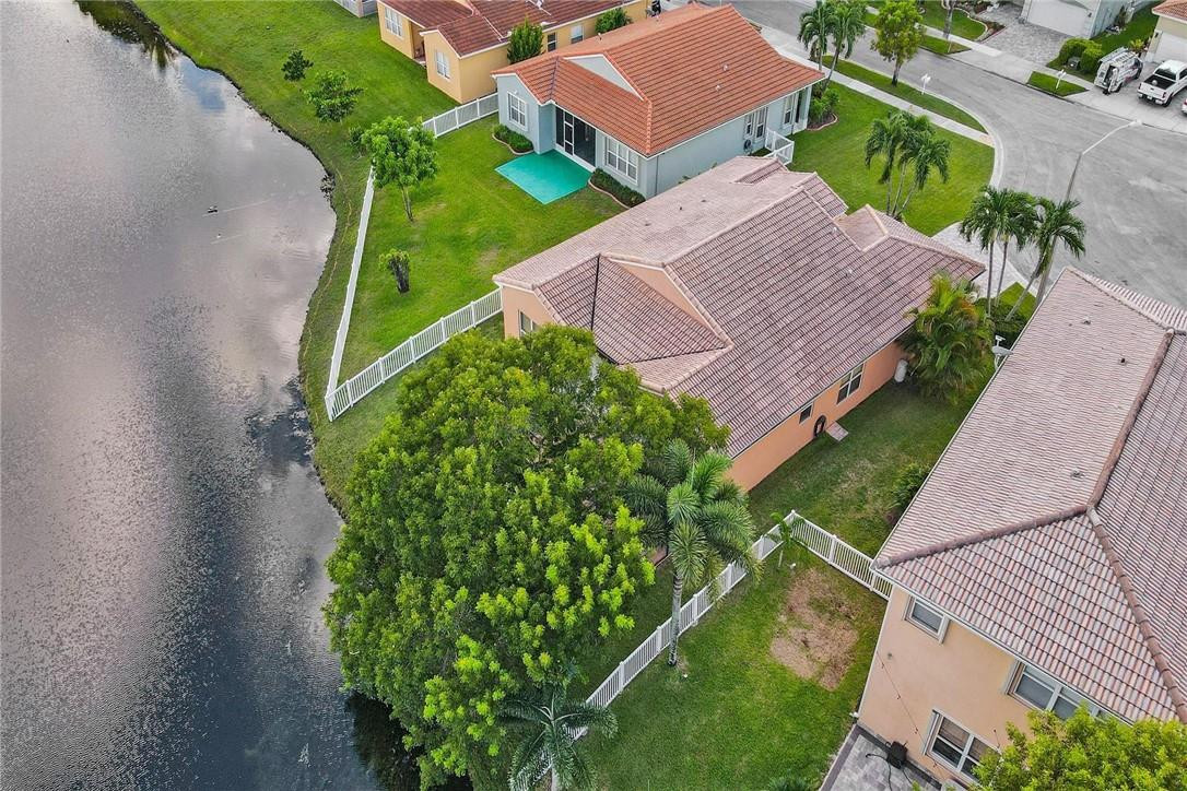 Monarch Lakes-Palm Cove - Residential