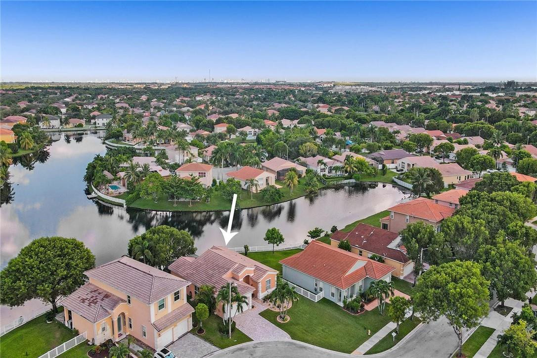 Monarch Lakes-Palm Cove - Residential