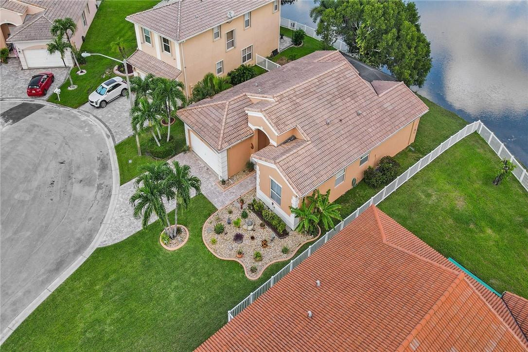 Monarch Lakes-Palm Cove - Residential