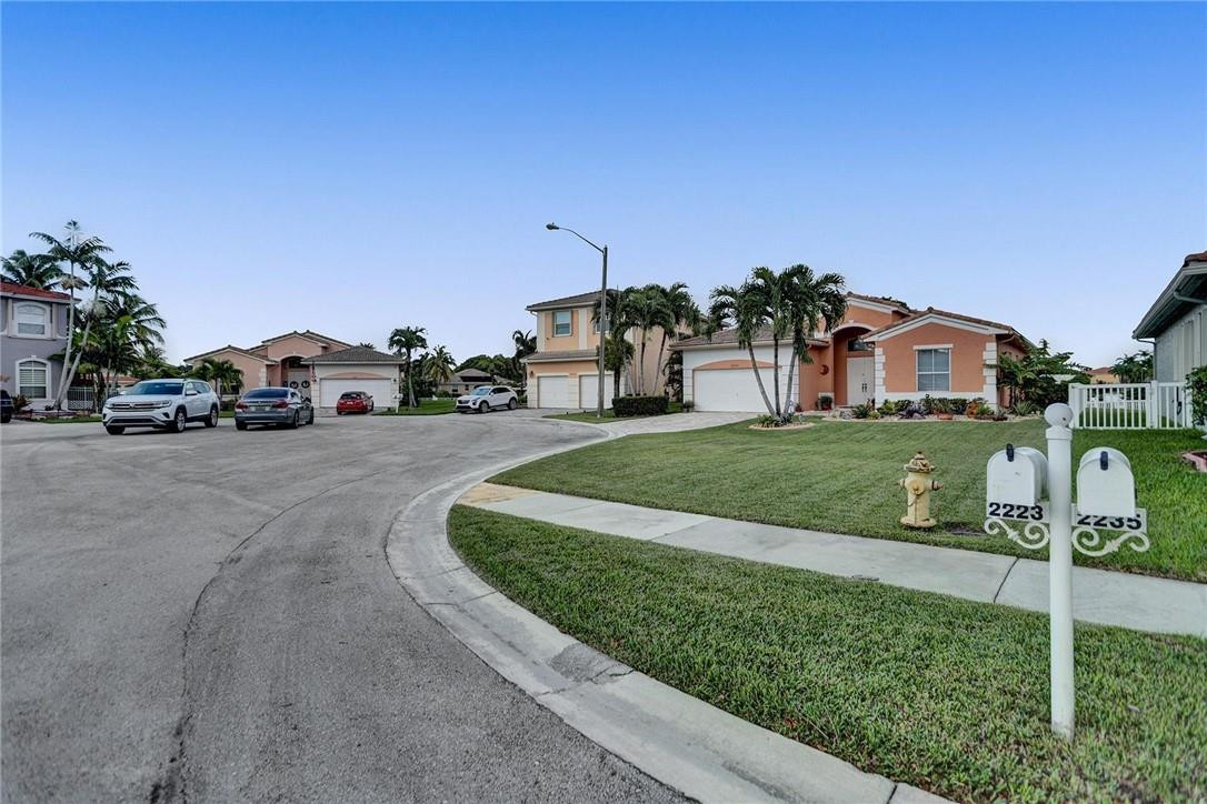 Monarch Lakes-Palm Cove - Residential