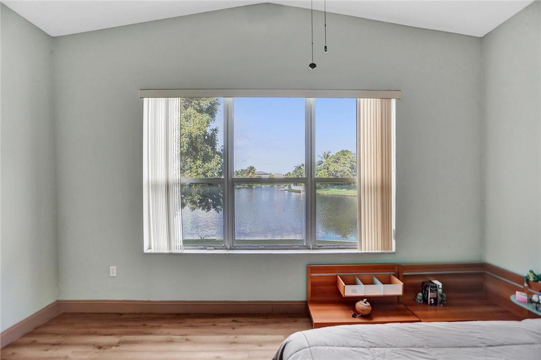 Monarch Lakes-Palm Cove - Residential