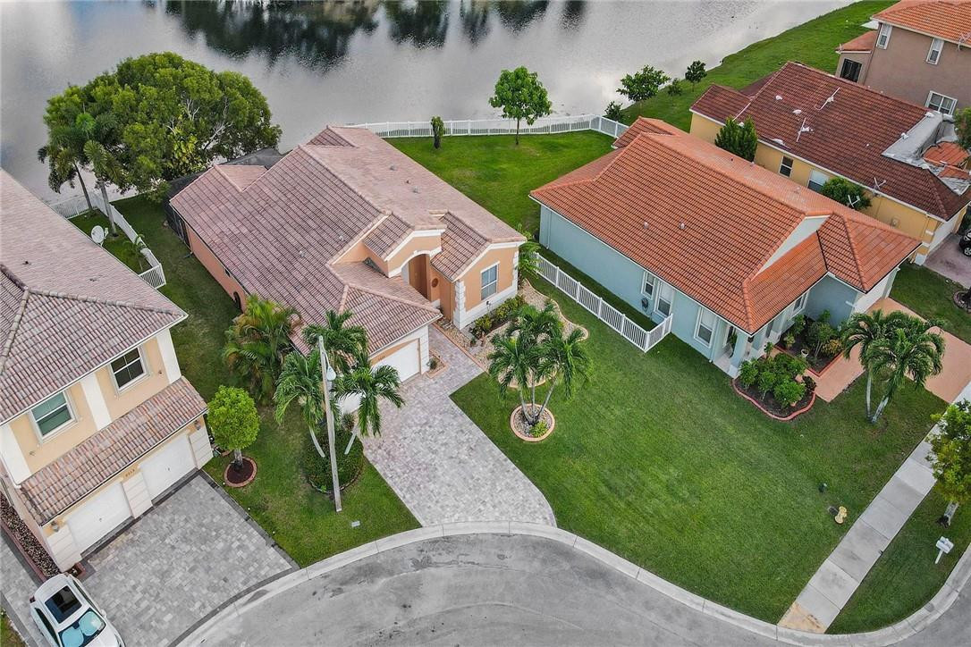 Monarch Lakes-Palm Cove - Residential