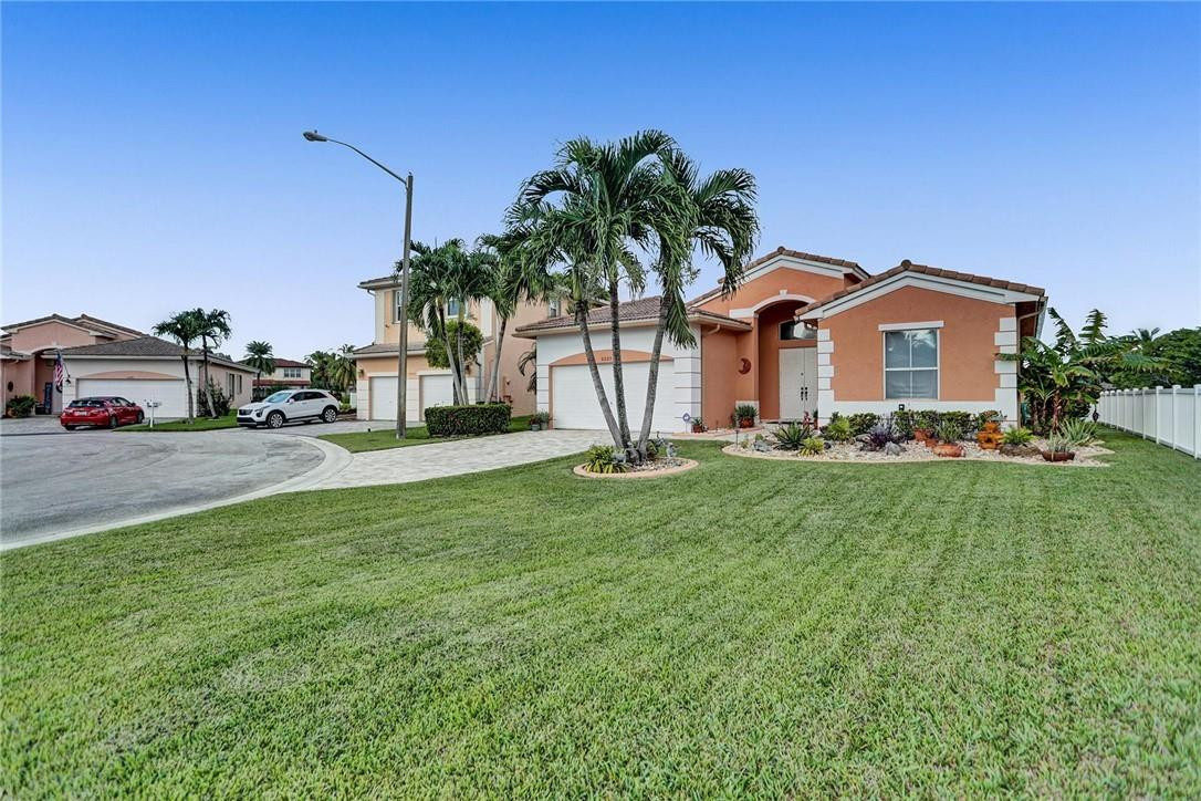 Monarch Lakes-Palm Cove - Residential