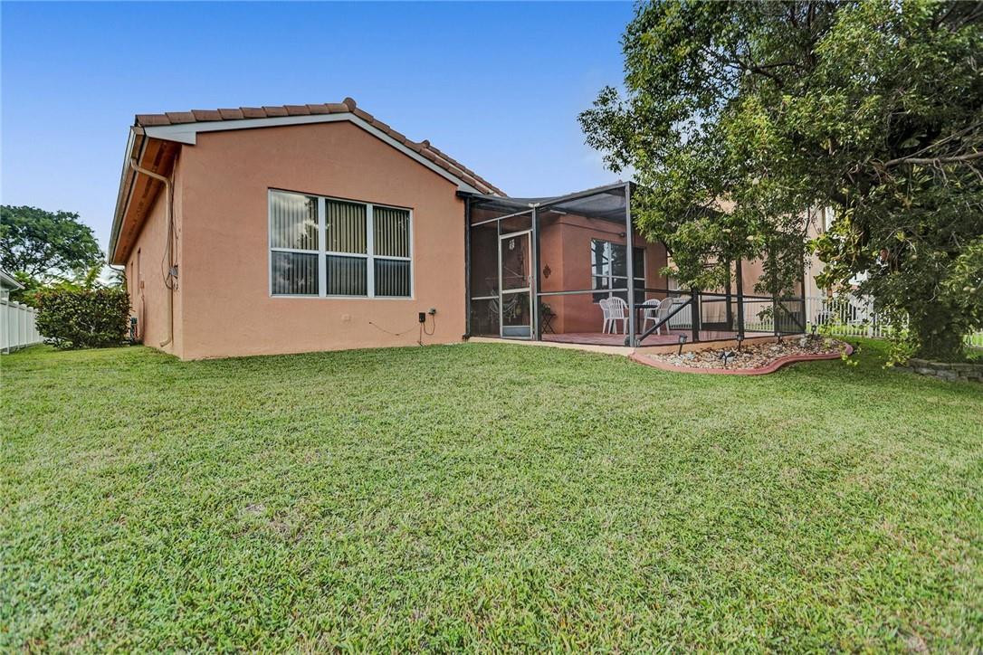 Monarch Lakes-Palm Cove - Residential