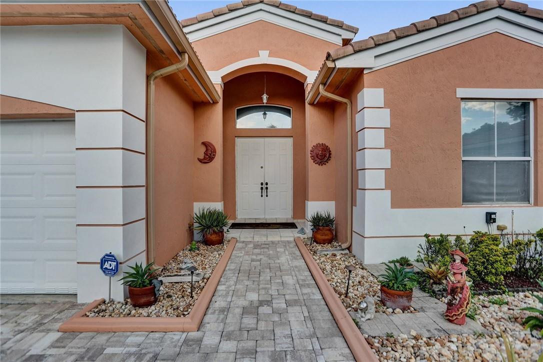 Monarch Lakes-Palm Cove - Residential