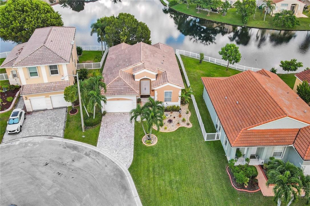 Monarch Lakes-Palm Cove - Residential