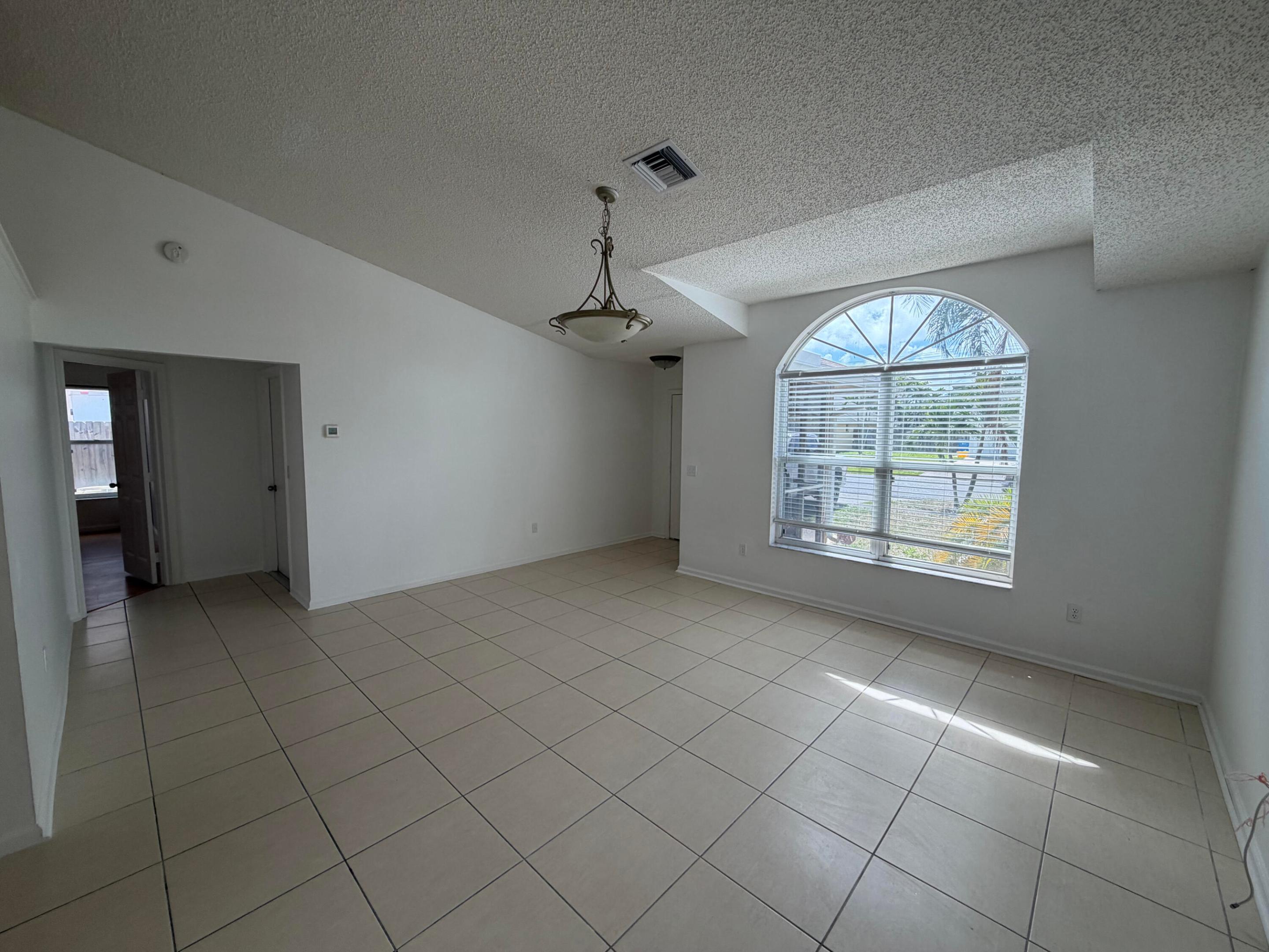 MADDOCK ADD 5 - Residential Lease