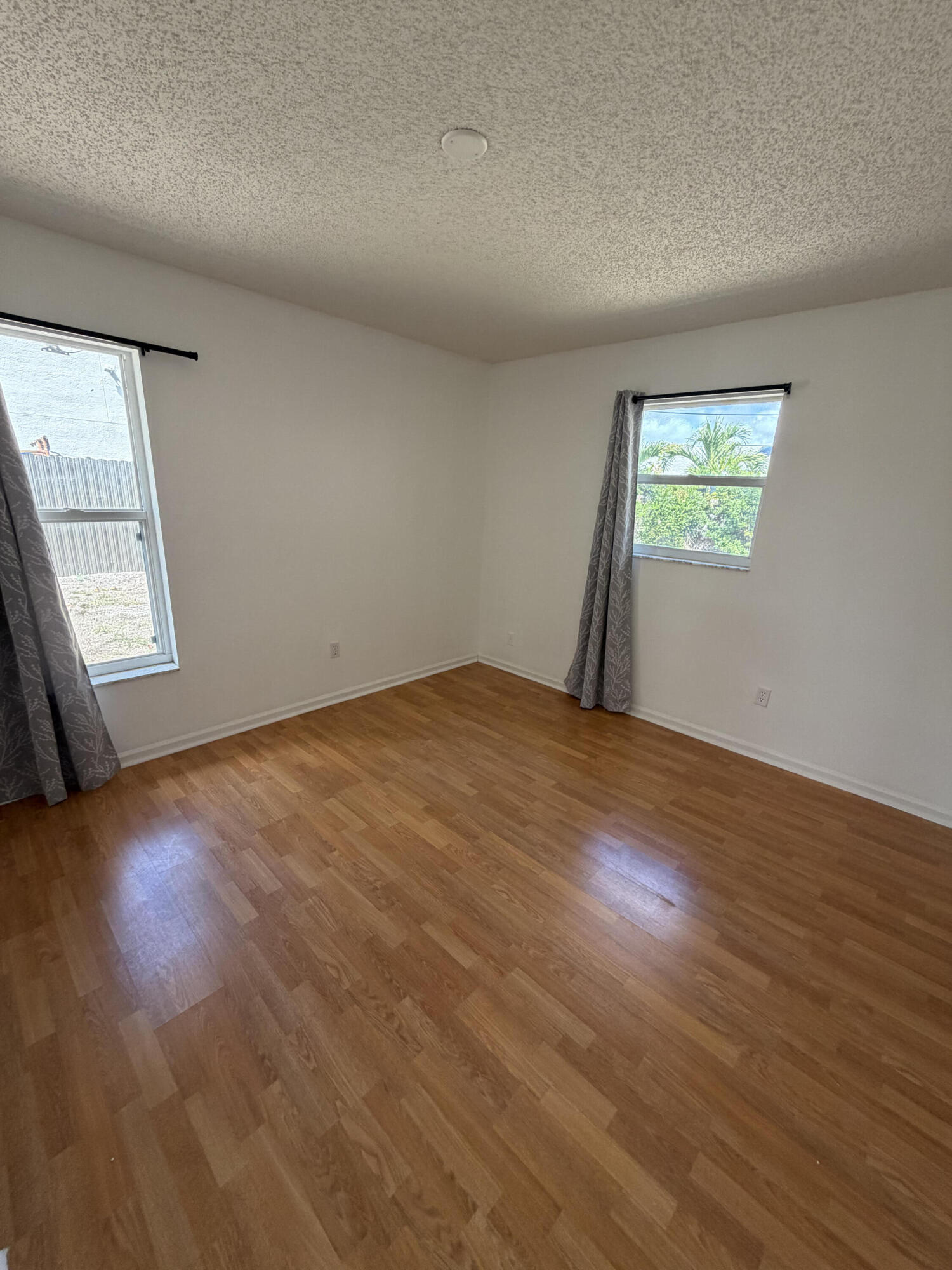 MADDOCK ADD 5 - Residential Lease