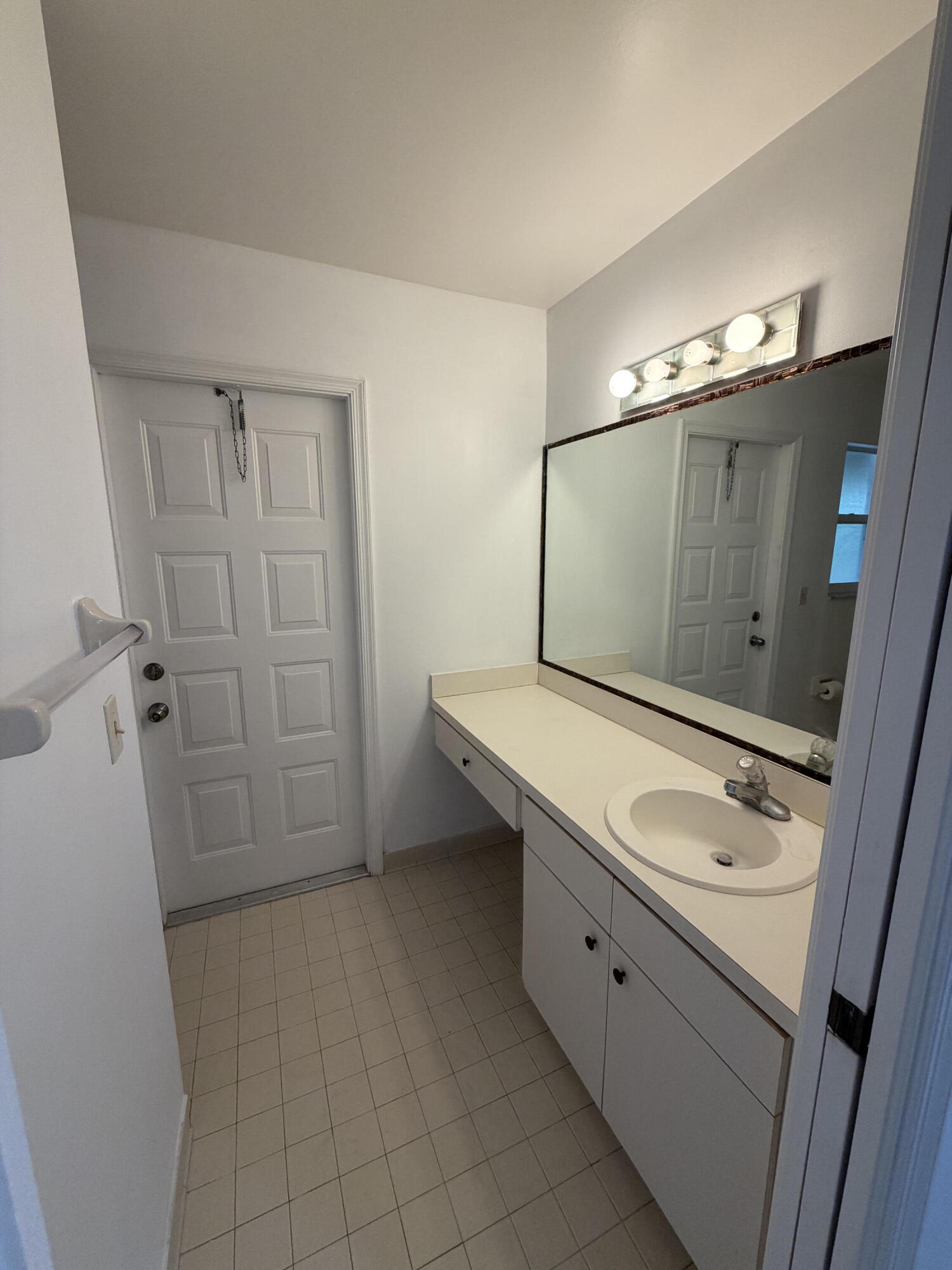 MADDOCK ADD 5 - Residential Lease