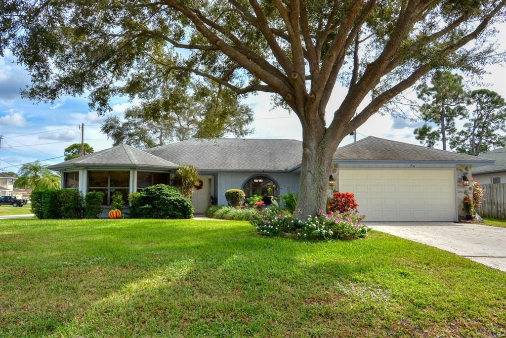 Photo of 2801 SW Vittorio Street St, Port St Lucie, FL 34953 (MLS # R10760566)