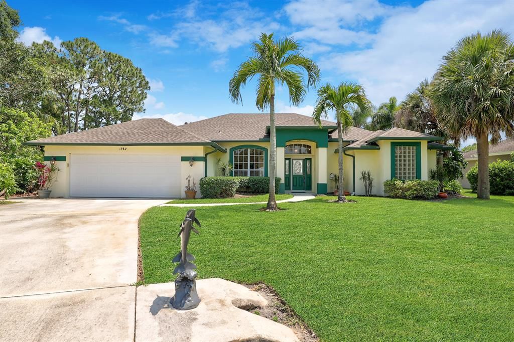 Photo of 1982 SW Hunters Club Way, Palm City, FL 34990 (MLS # R10888764)