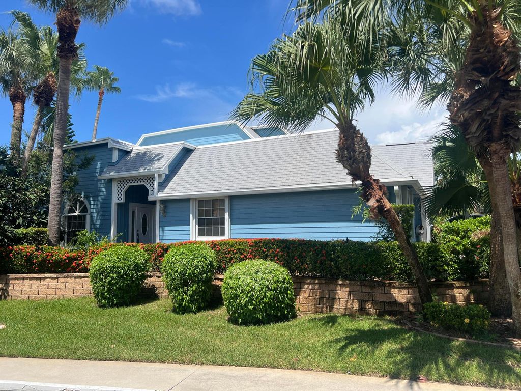 Photo of 101 Ocean Dunes Circle, Jupiter, FL 33477 (MLS # R11018453)
