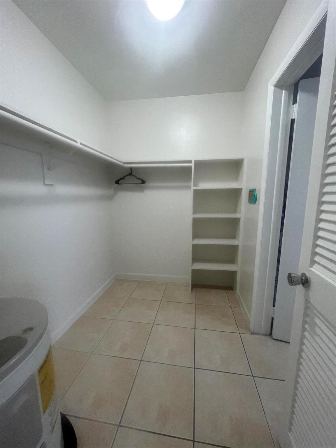 DEERFIELD COLONY COURT - Residential Lease