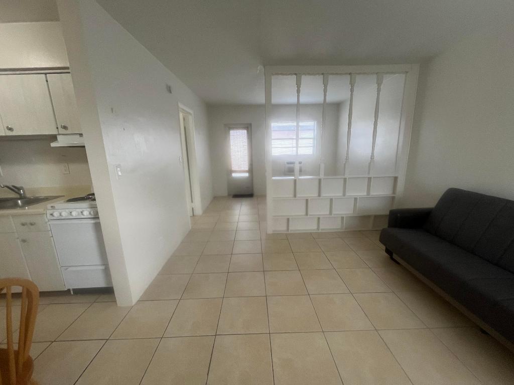 DEERFIELD COLONY COURT - Residential Lease