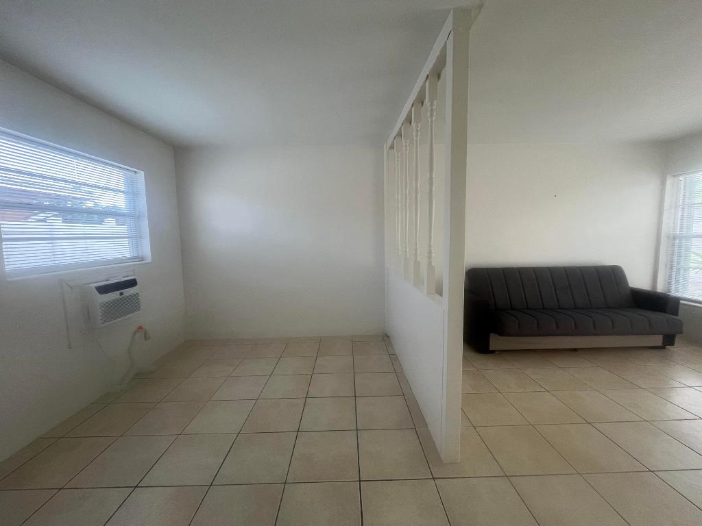 DEERFIELD COLONY COURT - Residential Lease