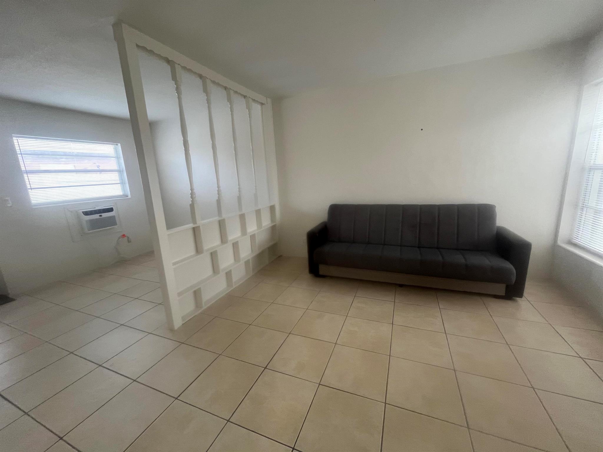 DEERFIELD COLONY COURT - Residential Lease