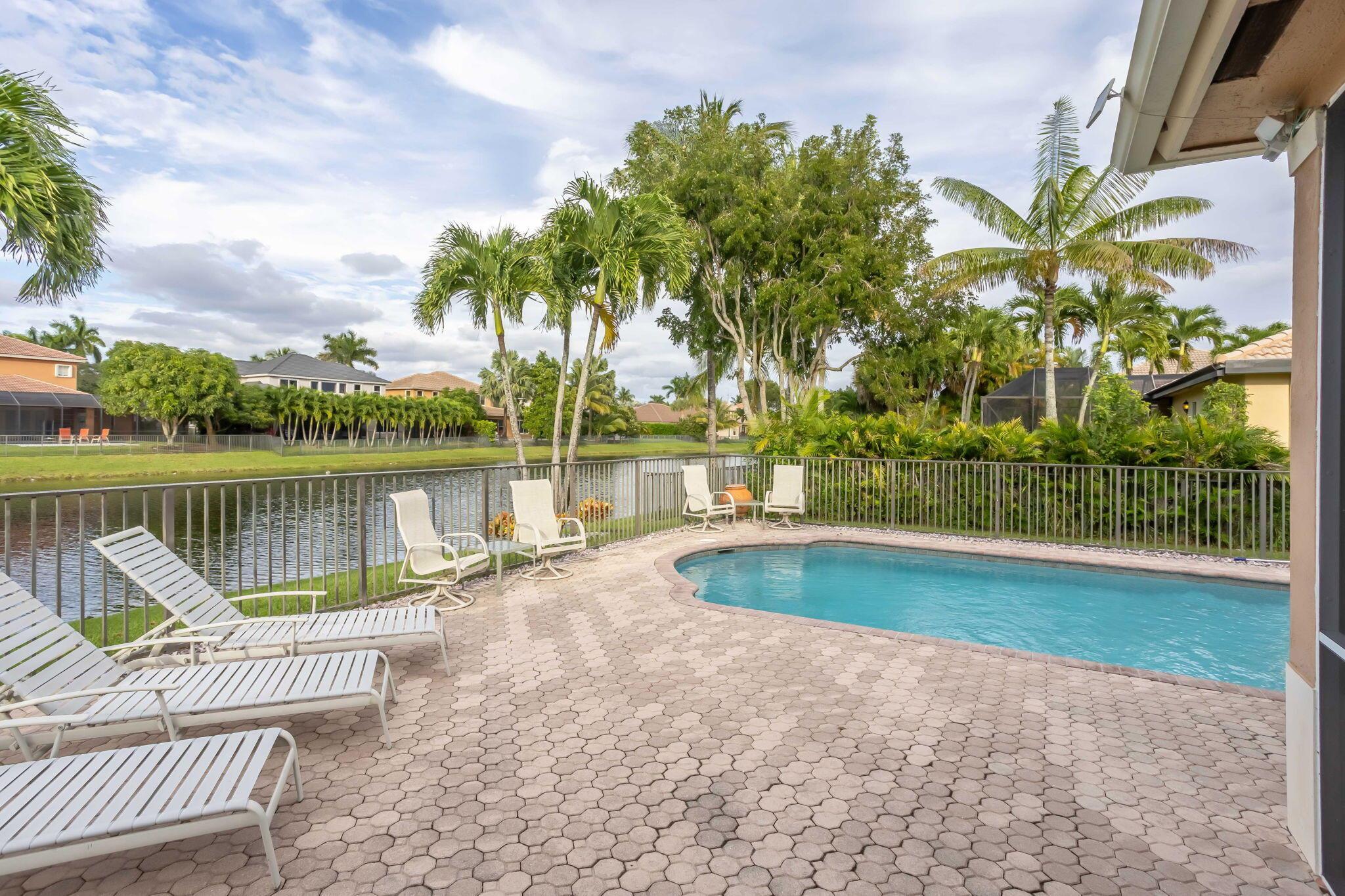 PARKLAND ISLES - Residential