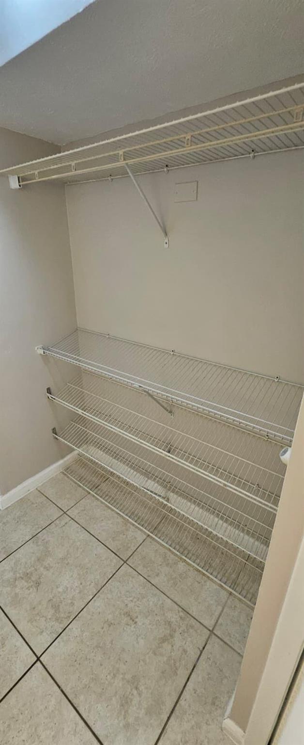 MODEL LAND CO - Residential Lease