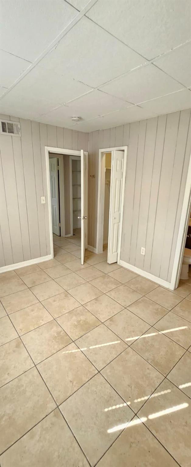 MODEL LAND CO - Residential Lease