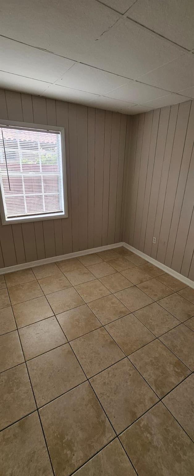 MODEL LAND CO - Residential Lease