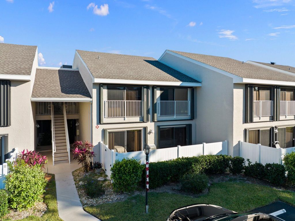 Photo of 3212 S Lakeview Circle #10104, Hutchinson Island, FL 34949 (MLS # R10944024)