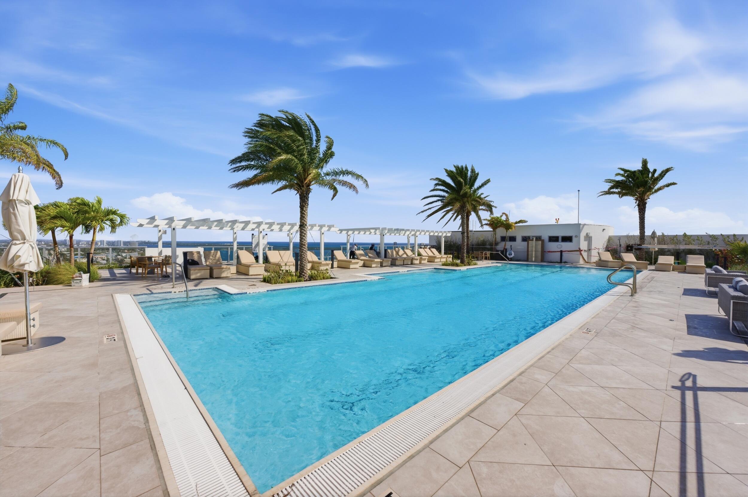 NAUTILUS 220 CONDOMINIUM - Residential