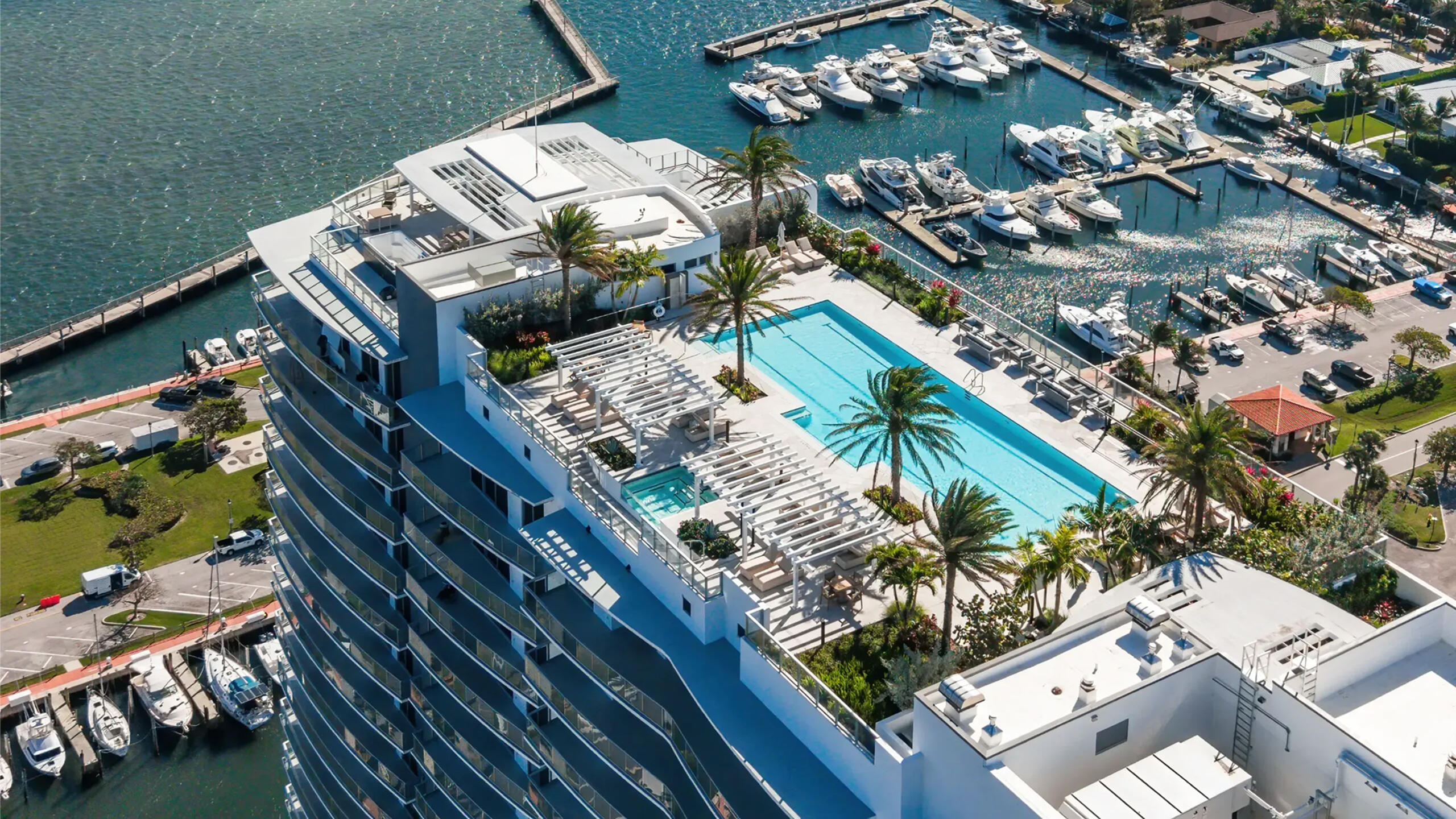 NAUTILUS 220 CONDOMINIUM - Residential