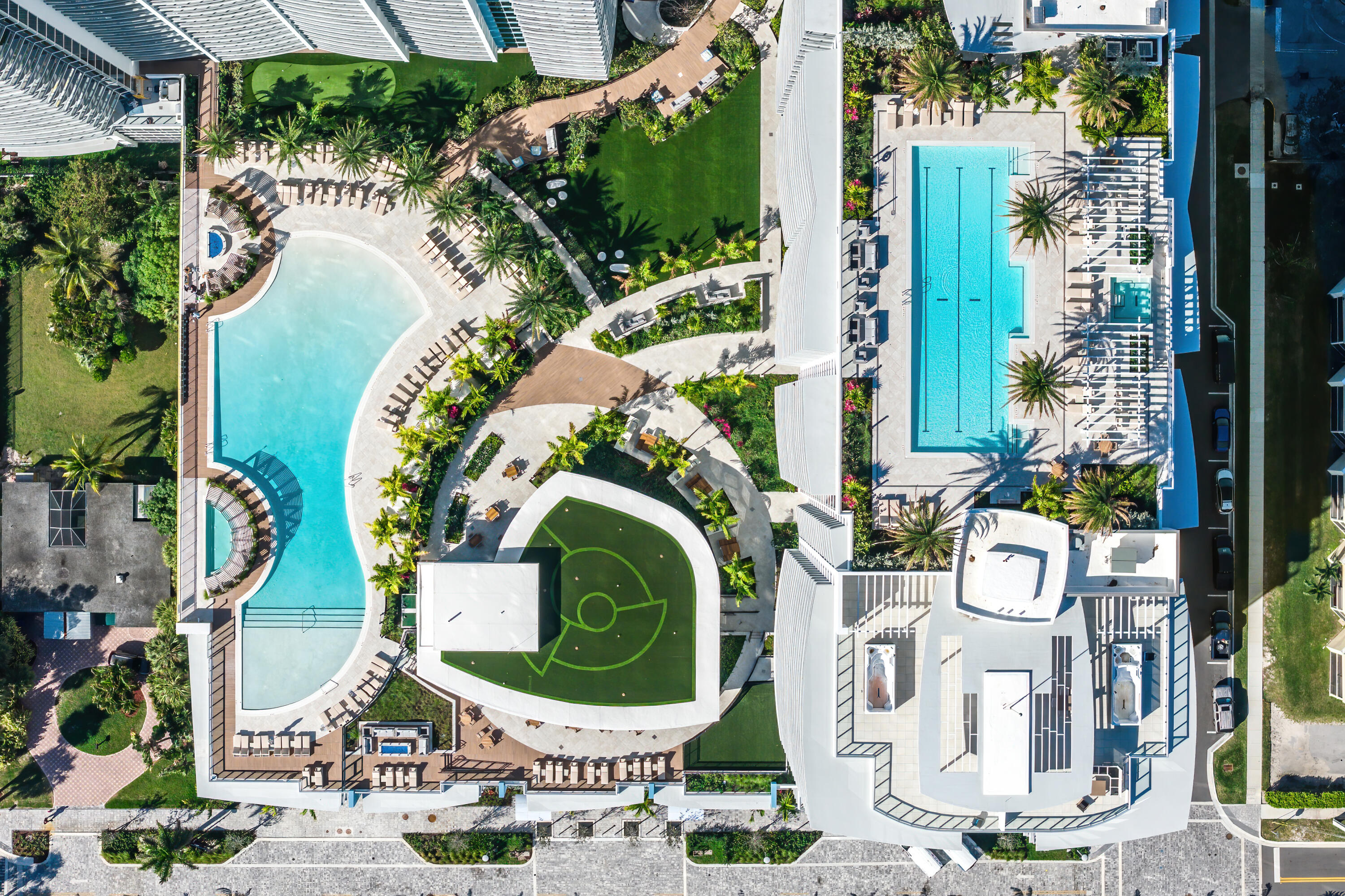 NAUTILUS 220 CONDOMINIUM - Residential