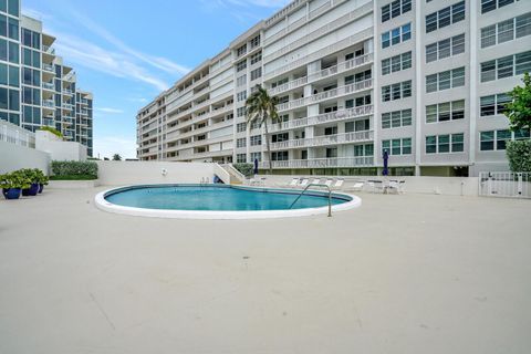 A home in South Palm Beach