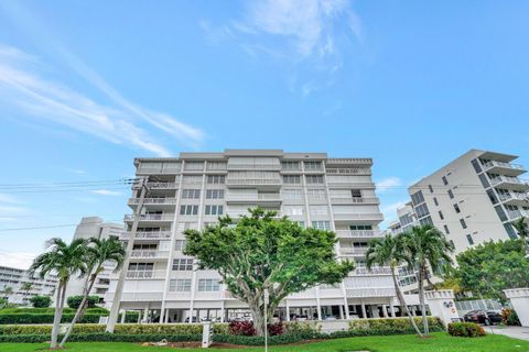 A home in South Palm Beach